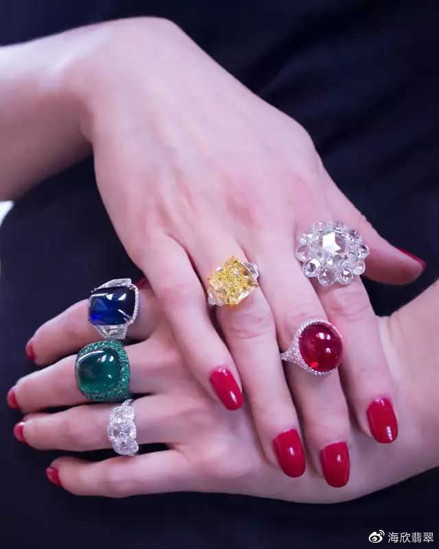 手是女人的第二张脸，戴对戒指简直美到爆！（手是女人的第2张脸）