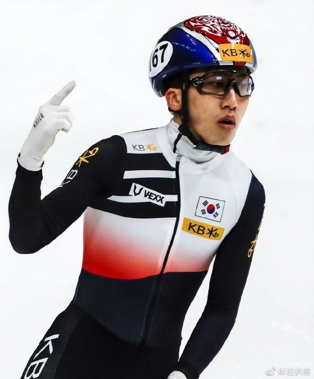 林孝埈被黑!美国对手绊倒他,裁判无视不给回放,中国队必须申诉