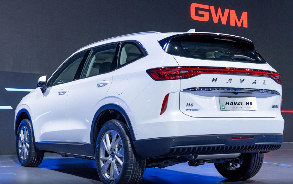 20万混动车咋选?零跑C11增程版对比哈弗H6 DHT-PHEV