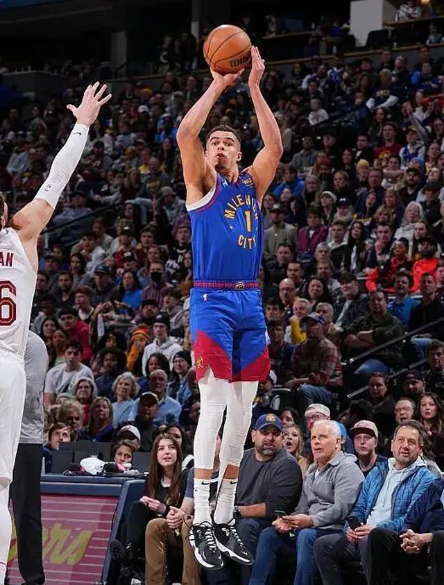 他在联盟控球前锋中的独特排名位置