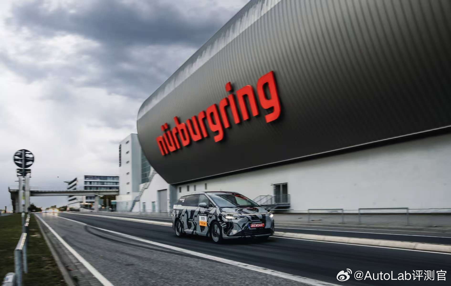 增程版小鹏X9也去纽北了，难不成是想当“最速奶爸车”