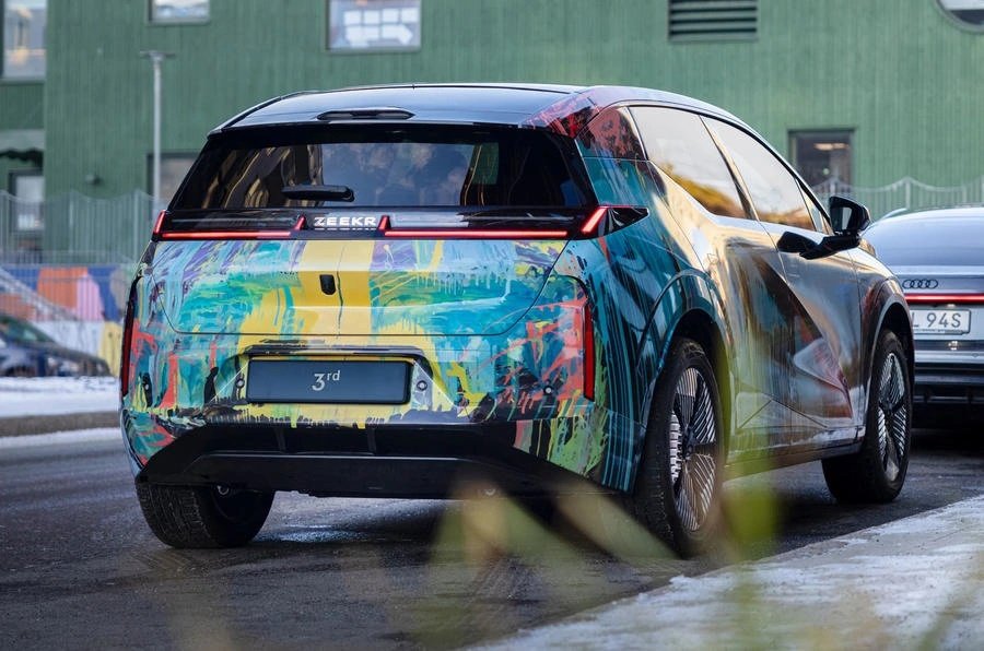 定位紧凑型 SUV,极氪003原型车谍照曝光,或于4月亮相2 定位紧凑型 SUV,极氪003原型车谍照曝光,或于4月亮相