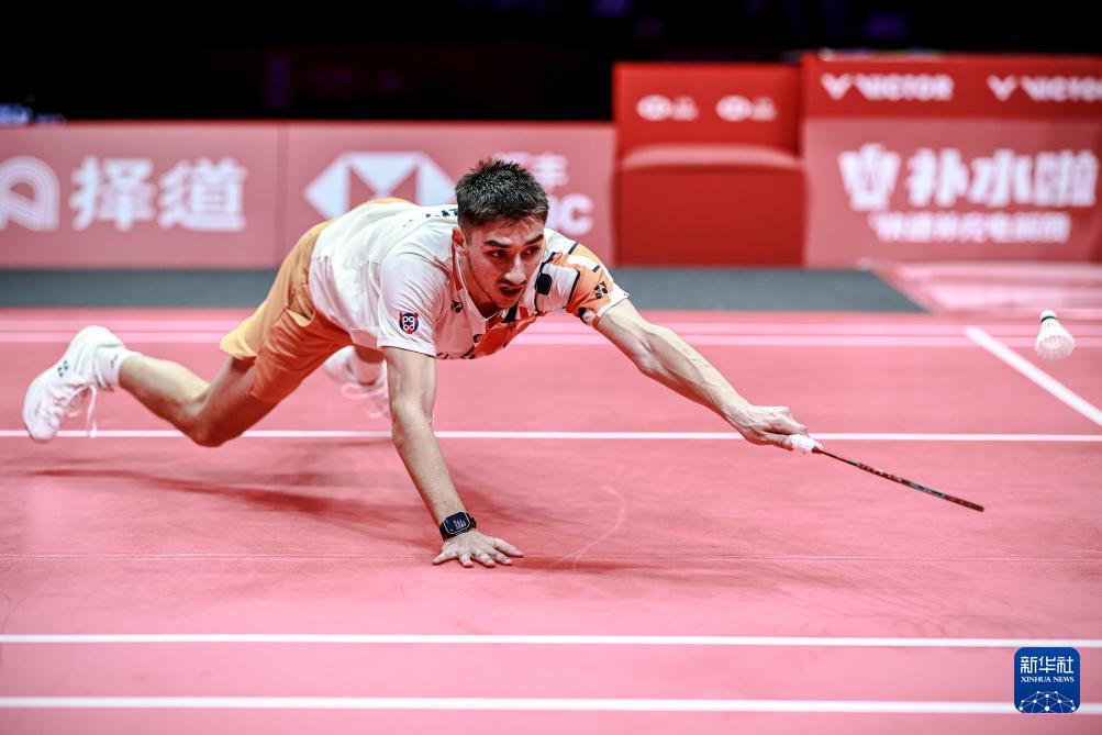 羽毛球——世巡赛总决赛：石宇奇获男单亚军