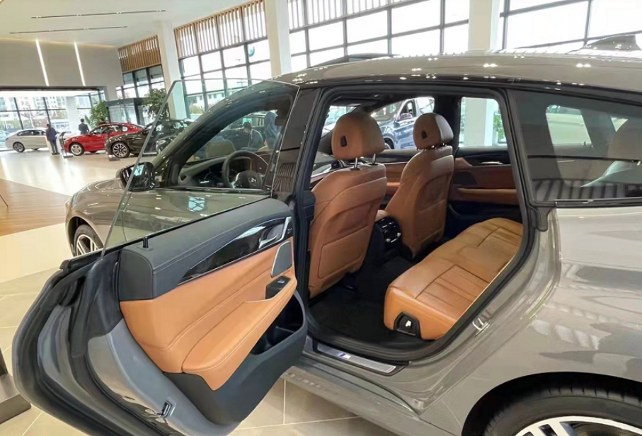 帅就完了!奥迪A7对比宝马6系GT,谁更吸引年轻人?