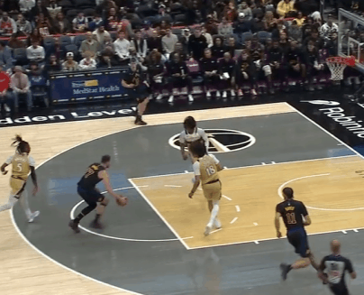 东契奇13助攻拆解奇才防守，魔术时刻再现球场