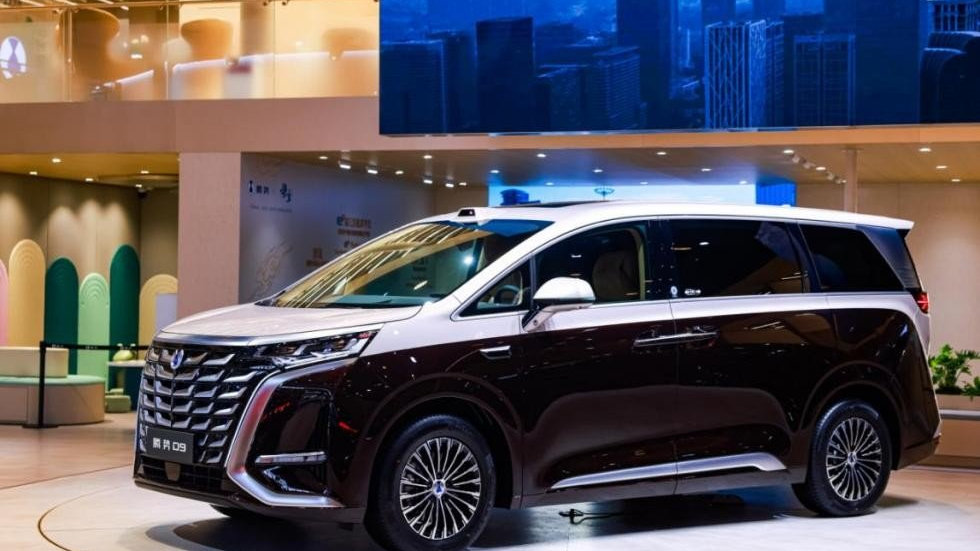 成都车展加推4款型，“MPV销冠”D9助力腾势汽车同比增长29.2%