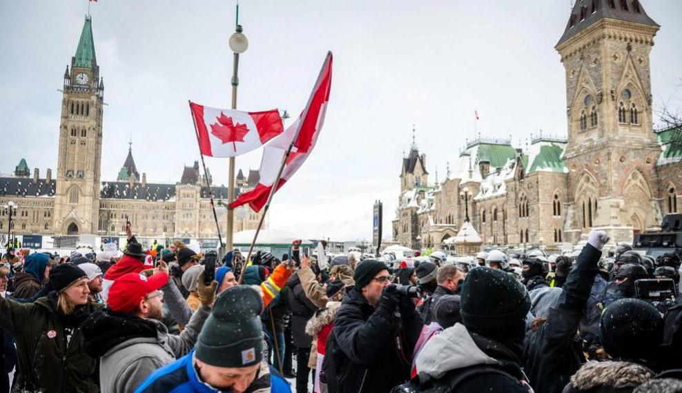 欧洲人民忍不了!慕安会被拆穿,德国爆发游行示威上千人抗议北约休闲区蓝鸢梦想 - Www.slyday.coM 欧洲人民忍不了!慕安会被拆穿,德国爆发游行示威上千人抗议北约休闲区蓝鸢梦想 - Www.slyday.coM