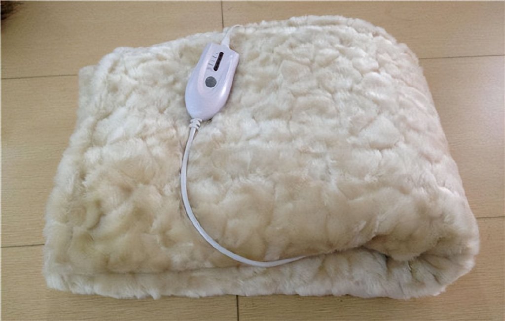 提醒大家：尽量别买这3种电热毯，不实用还有可能存在安全隐患！休闲区蓝鸢梦想 - Www.slyday.coM