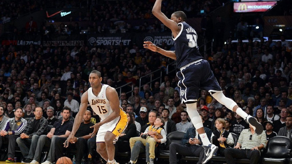 球星对决引爆全场激情