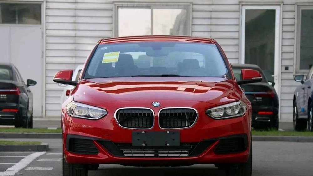 宝马1系降到13万多，和思域同一起跑线，选谁才是真懂车？