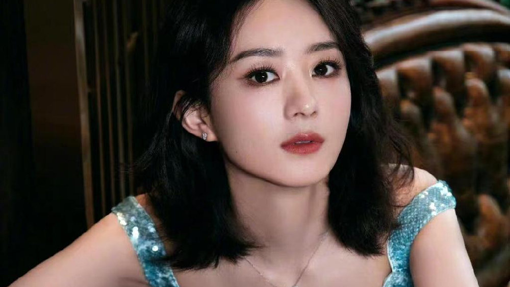 赵丽颖直播造型美翻了！穿亮片裙剪短发女人味快溢出来了，超惊艳|赵丽颖|亮片|短发_新浪新闻