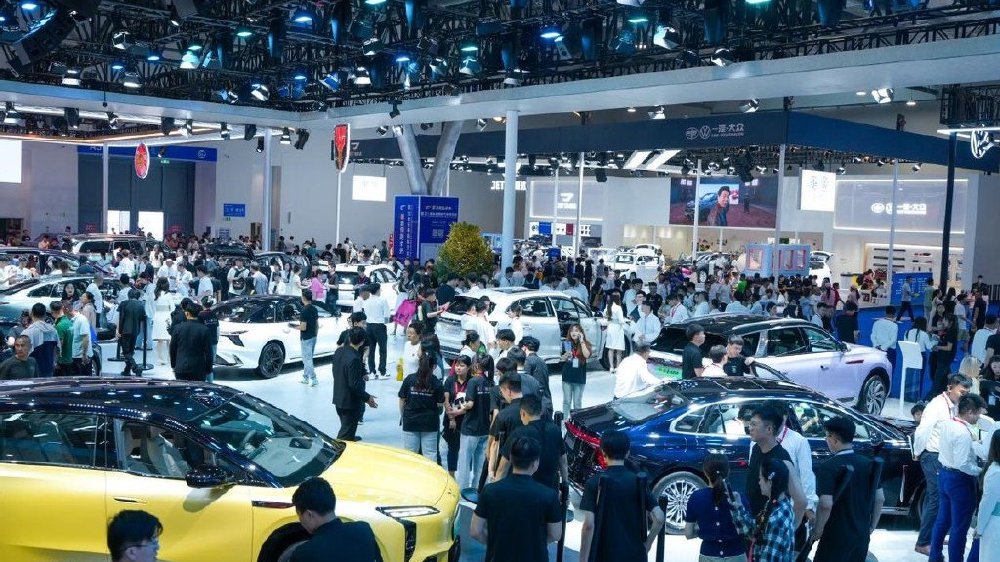 带火汽车城 第21届长春汽博会成为拉动经济的“夏日引擎”