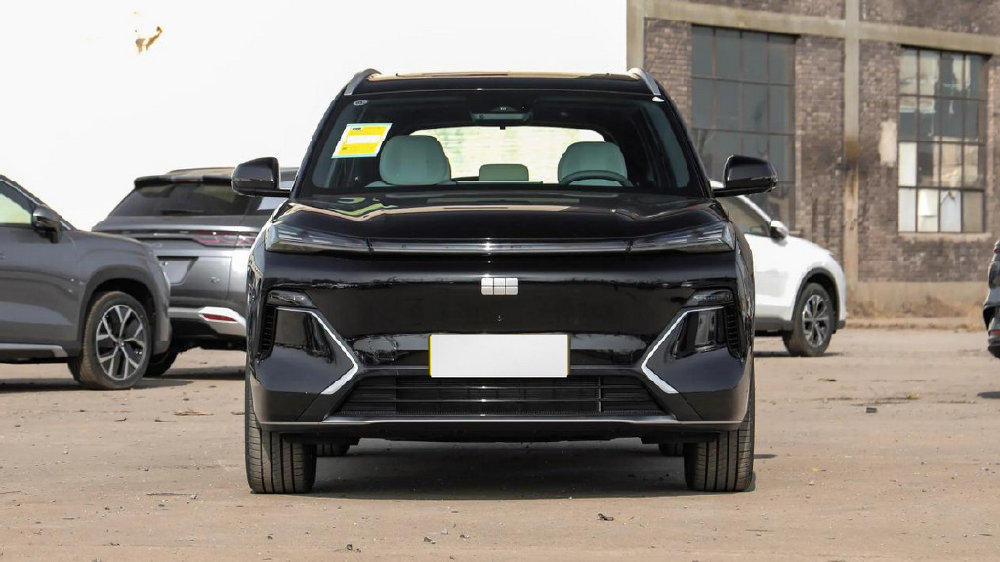 星舰7 EM-i对决宋PLUS DM-i，混动SUV性价比谁更高？