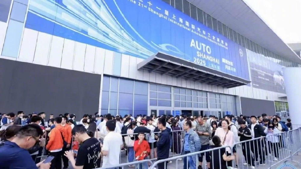 八大车企2025上海车展大排面“秀肌肉”