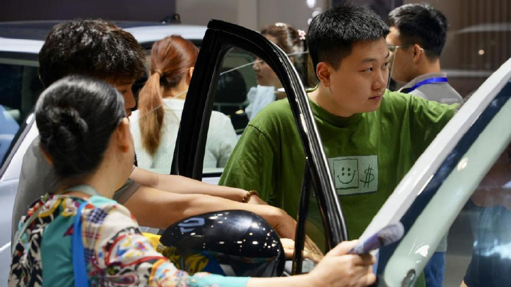 2025第一车展开展，AI机器人展同期亮相“双展联动”