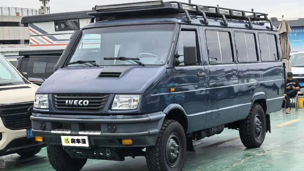 国内还有比它硬的吗？依维柯2045宿营车，据说是越野老炮们的最爱