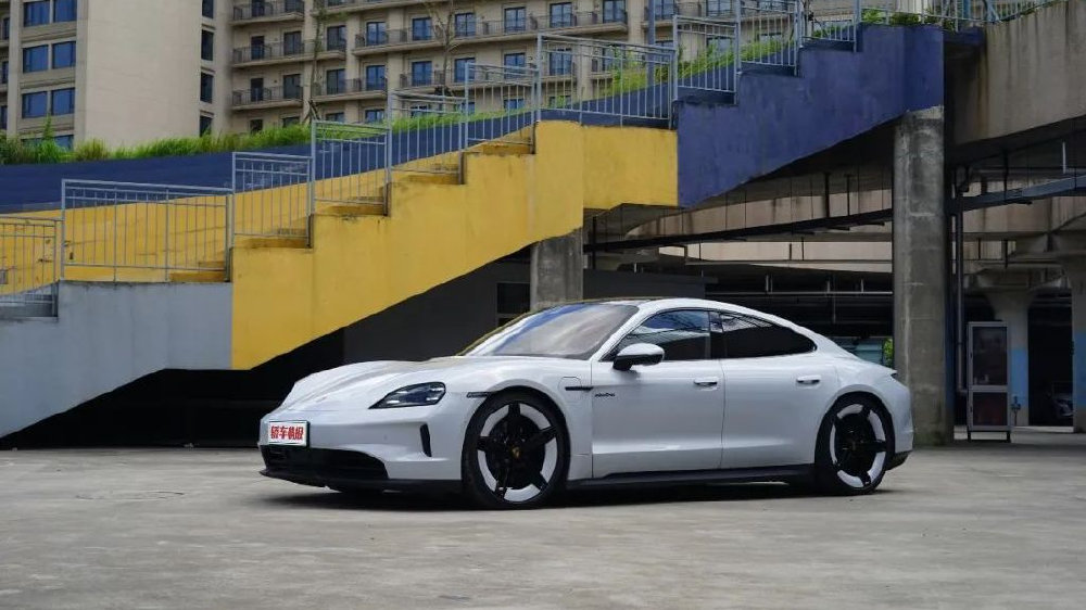 【路试】强者无需多言，保时捷Taycan 4