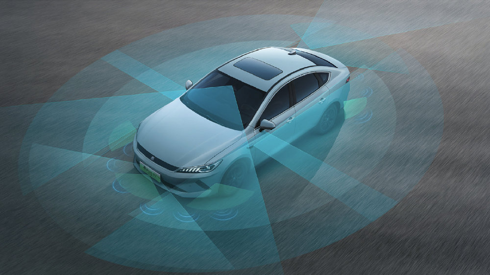 10万预算选纯电家轿 秦PLUS EV 零跑B01 小鹏M03您怎么选