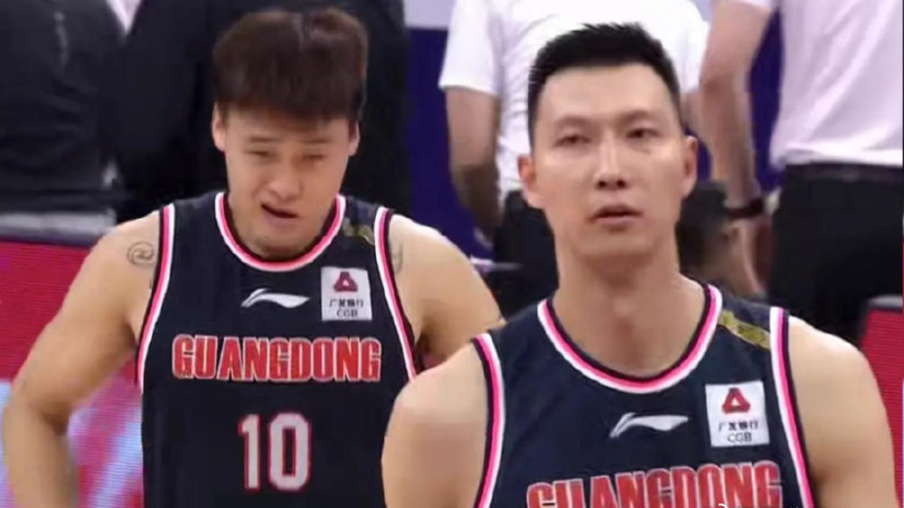 赵睿谈在广东骂三张对事不对人，球迷不买账：换作阿联周鹏你敢吗