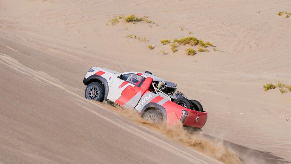 长城 V6 火炮上市：从赛场到街道，赛级皮卡的现实与想象