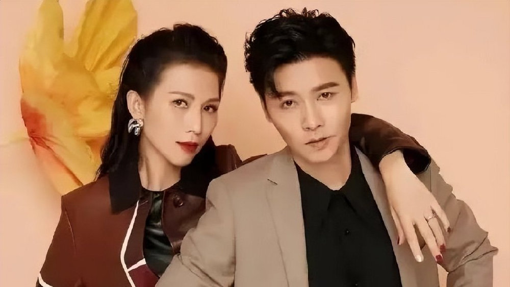 7对恩爱夫妻展现真情，幸福比肩浪漫满人间，哪一对最让你心动？