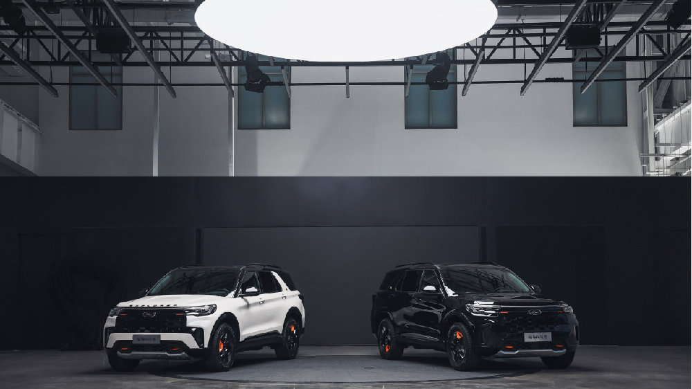 五座硬核新选择！全新福特探险者昆仑穿越版新车亮相