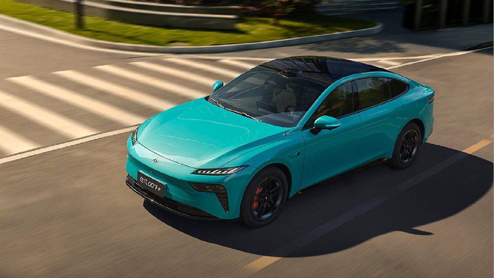 东风奕派eπ007+开启预售，标配激光雷达，预售价14.99万起