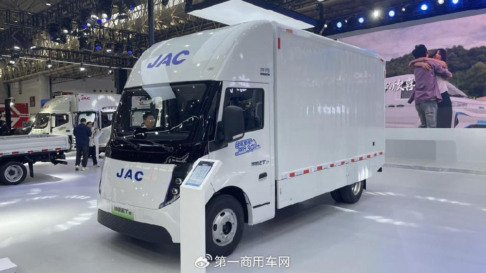 续航提升100多公里、年省1.3万元！坤鹏ET9正在改写城配规则？