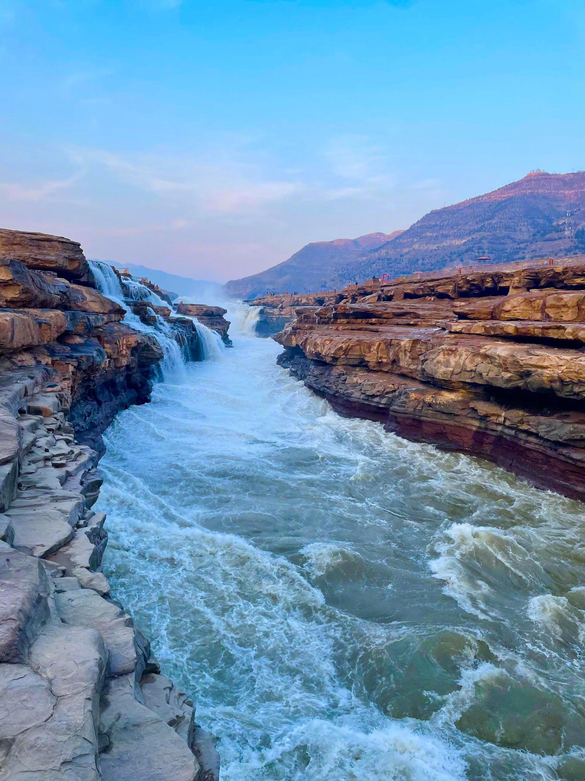这里不是海，却比海更懂生命的奔腾