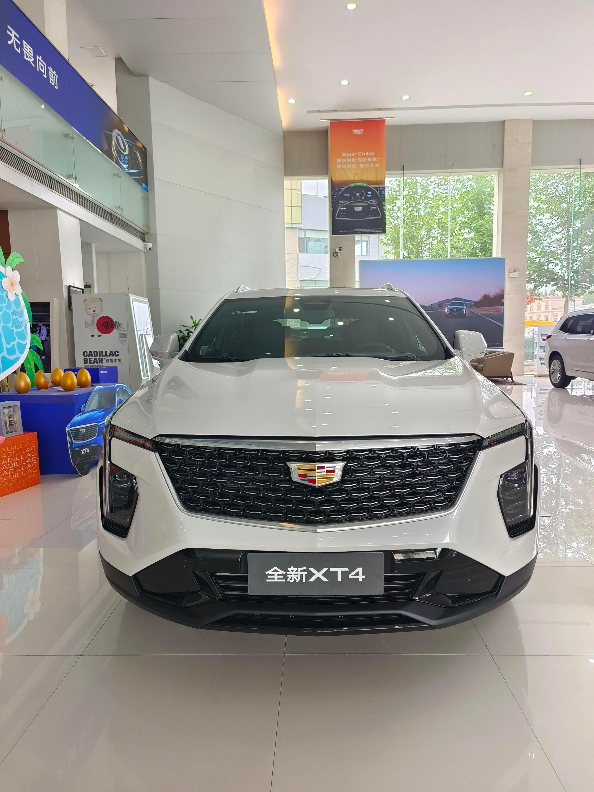 适时四驱系统雨雪天抓地力更好，开起来更稳当