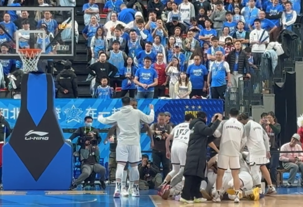 珀塞尔抛投绝杀北京引热议！媒体人质疑许利民用人 斯佩尔曼值得重用