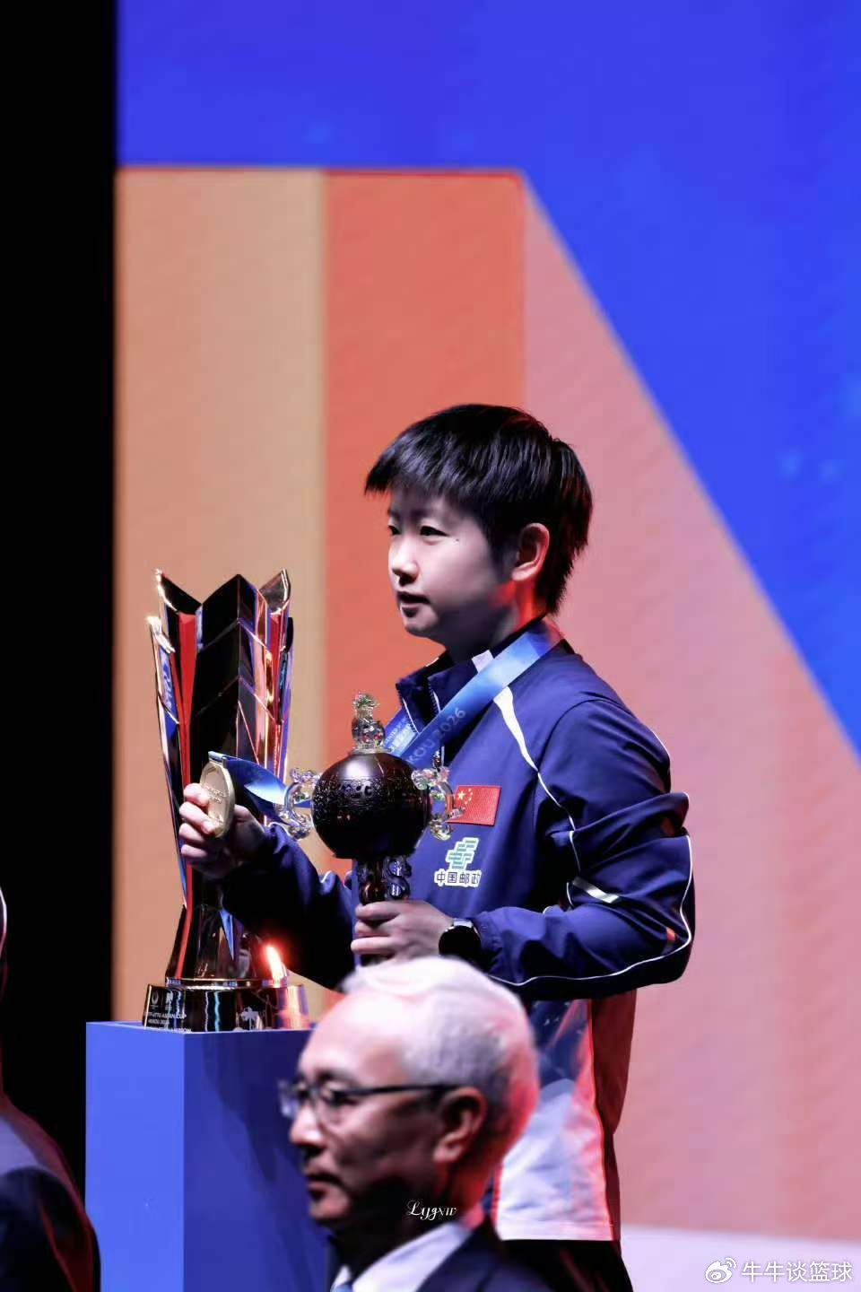 为何逆转王曼昱夺冠？决胜局落后，谁注意孙颖莎举动，邱贻可说出原因