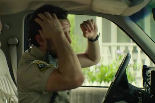 我勒个黑哥们天赋异禀啊，说起中文来字正腔圆，这下谁还分得清外国人啊！