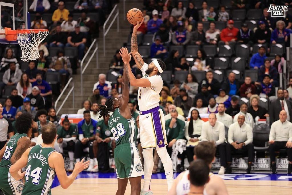 NBA比分浓眉伤退引悬念 詹皇独木难支湖人惜败掘金