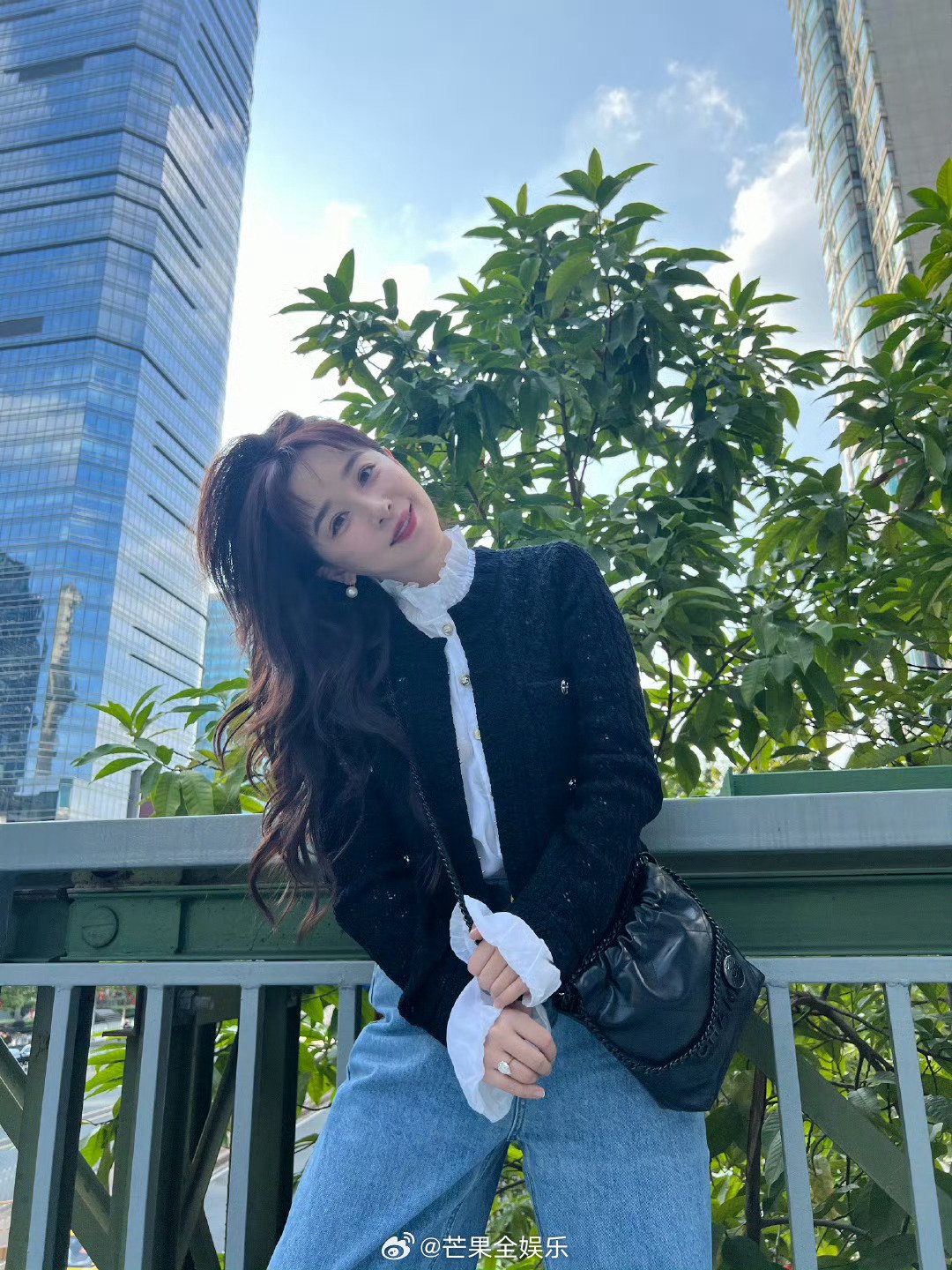 阚清子分享周一随拍九宫格状态满分