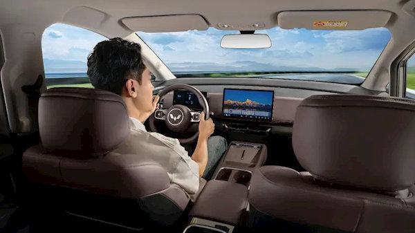 五菱星光730内饰官图发布，空间大配置高，提供三种动力