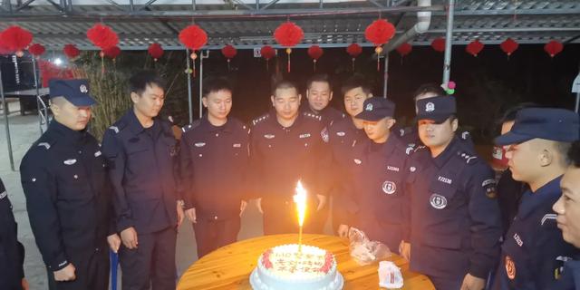 公安抗疫一线休闲区蓝鸢梦想 - Www.slyday.coM 公安抗疫一线休闲区蓝鸢梦想 - Www.slyday.coM