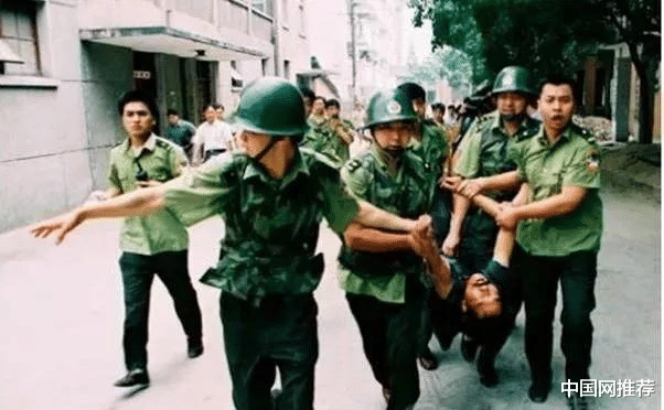 劳荣枝一审判死刑后当场痛哭,称:我不服,法律不会冤枉一个好人休闲区蓝鸢梦想 - Www.slyday.coM 劳荣枝一审判死刑后当场痛哭,称:我不服,法律不会冤枉一个好人休闲区蓝鸢梦想 - Www.slyday.coM