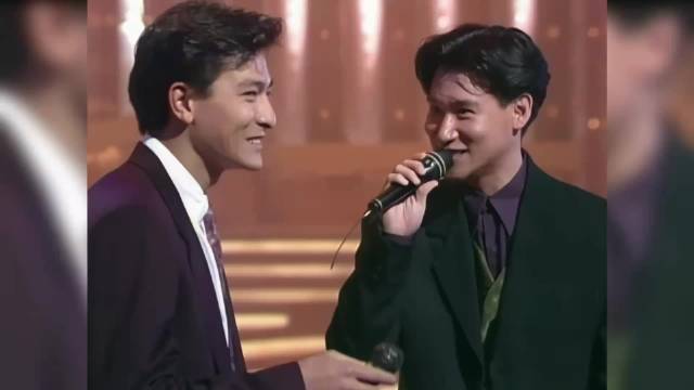 当七位殿堂级歌手翻唱《上海滩》，罗文气势十足，叶丽仪雄浑大气