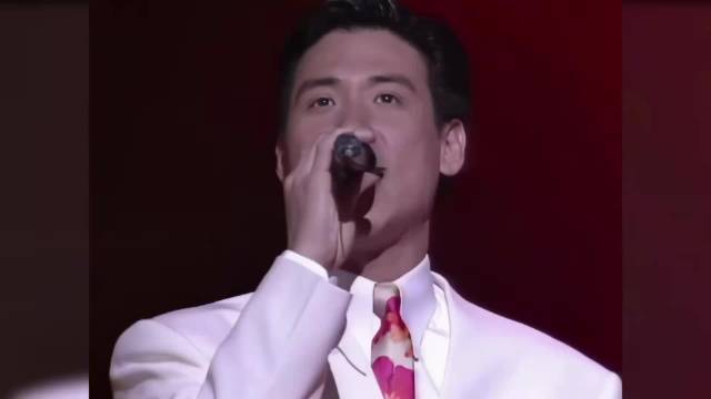 当实力派歌手同唱《几许风雨》，这首歌，唱尽了歌圣罗文的一生！
