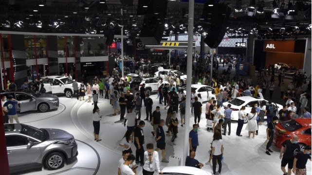 车市“报复性消费”来了 长春汽博场面火爆