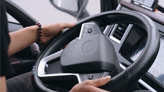 江淮新能源轻卡ES9：智能温控技术攻克冬夏续航难题，实测表现亮眼