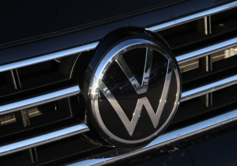 两款经典合资中型轿车PK:别克君威对比大众迈腾