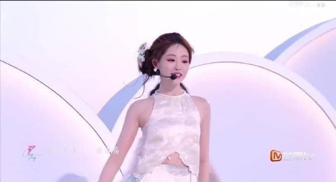 金典乘风2025  乘风之夜王珞丹、邓萃雯、马吟吟、张小婉、祝绪丹团秀演绎《庐州月》，音乐响起高山流水的江南意境扑面而