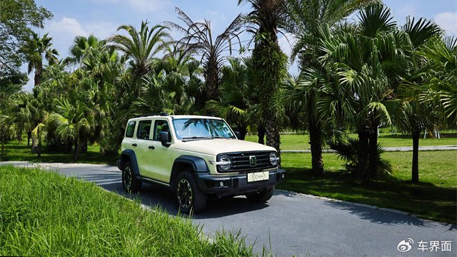 成都车展硬核秀技！坦克300Hi4-T携九月八重豪礼，重塑硬派越野新标杆