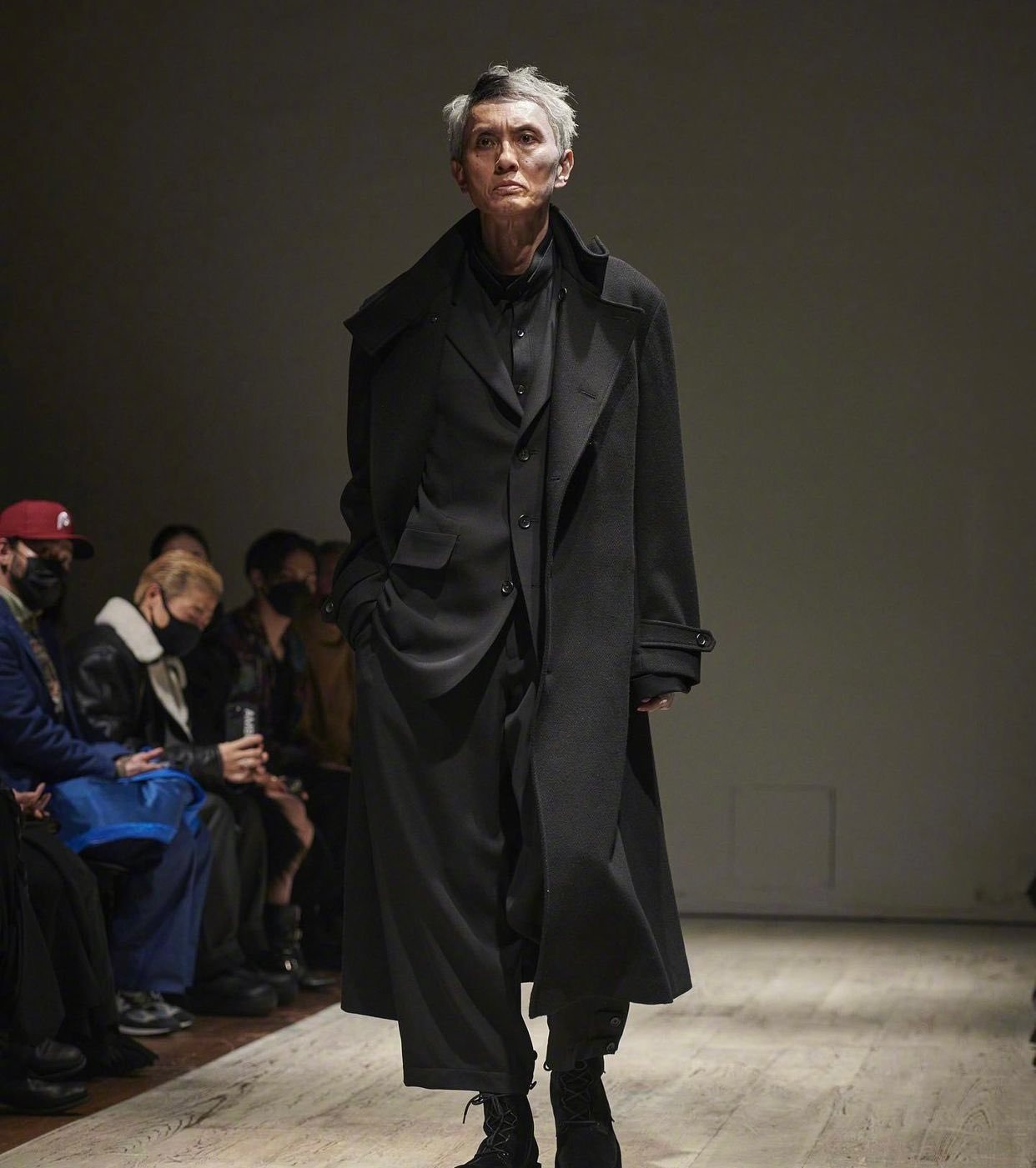 松重丰x山本耀司20222023秋冬男装秀