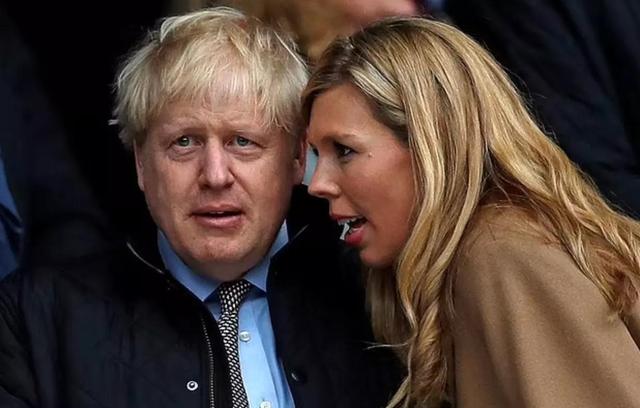 英国要“变天”了?约翰逊被逼下台,英国首相夫人也卷入丑闻风波休闲区蓝鸢梦想 - Www.slyday.coM 英国要“变天”了?约翰逊被逼下台,英国首相夫人也卷入丑闻风波休闲区蓝鸢梦想 - Www.slyday.coM