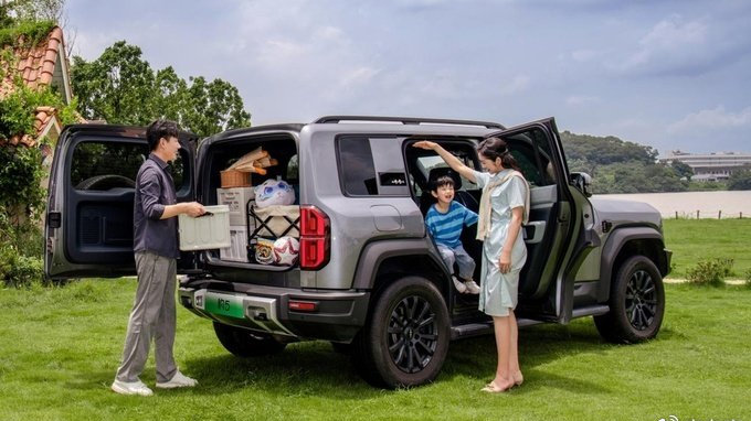 方程豹豹5再获硬派越野周销冠 钛3半月热销6244辆领跑A级纯电SUV