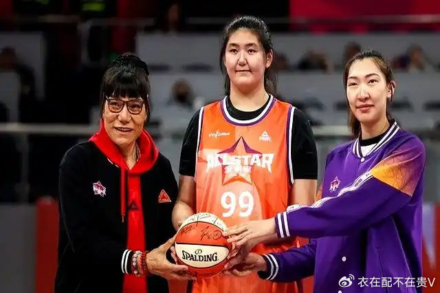 国外也很火！坎贝奇晒与张子宇合照：我的宝贝妹妹 务必保护她