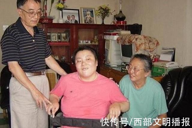 最惨清北姐妹花:姐姐坠崖身亡，妹妹中毒瘫痪，凶手却在<a href=